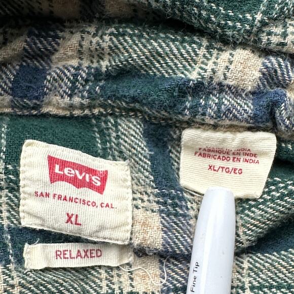 Levis Flannel Green Plaid Button Shirt Mens XL Relaxed Fit Long Sleeve Pockets - Picture 2 of 10